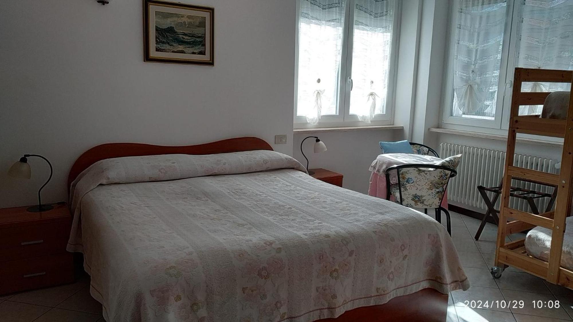 B&B Home Sweet Home Диано Марина Екстериор снимка
